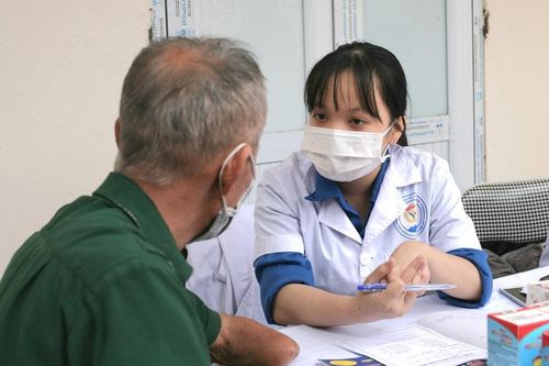 Nữ sinh người Nùng nỗ lực để trở thành một bác sĩ giỏi