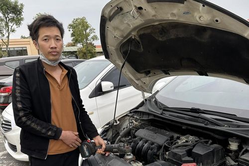 Bắt giữ 2 nghi phạm chuyên tẩy xóa số khung xe ô tô để bán