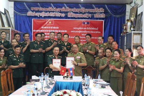 Bộ Chỉ huy BĐBP Quảng Bình: Hội đàm, chúc Tết lực lượng vũ trang Lào