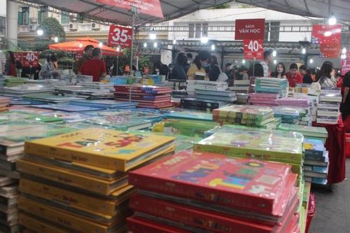 Hội sách tháng 4 được săn đón, truyền cảm hứng đọc đến mọi người