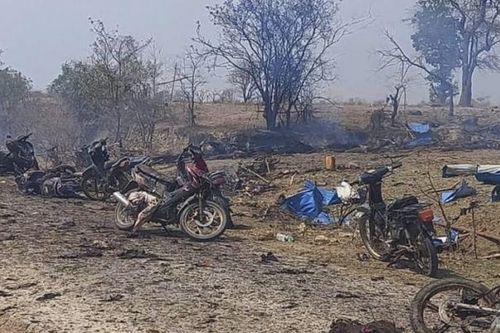 Myanmar xác nhận vụ không kích đẫm máu