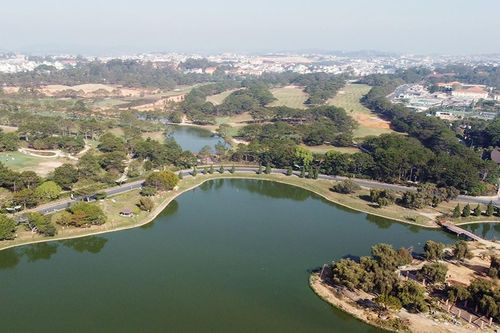 Đề xuất làm bãi xe 7 tầng ngầm dưới sân golf ở Đà Lạt