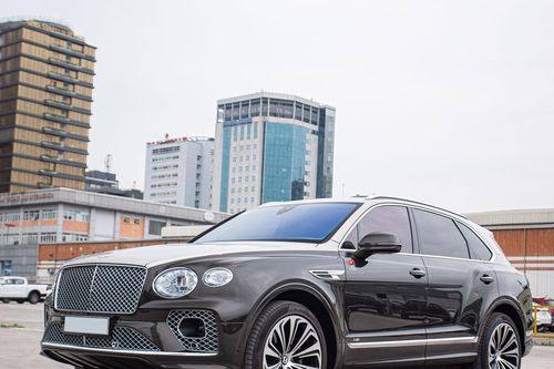 Ngắm Bentley Bentayga giá hơn 16 tỷ đồng có màu sơn độc nhất Việt Nam