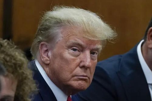 Ông Trump ám chỉ Tổng thống Biden tiết lộ thông tin mật