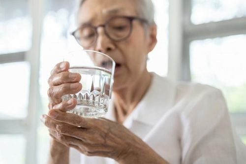 Bệnh Parkinson chữa được không, biểu hiện thế nào?