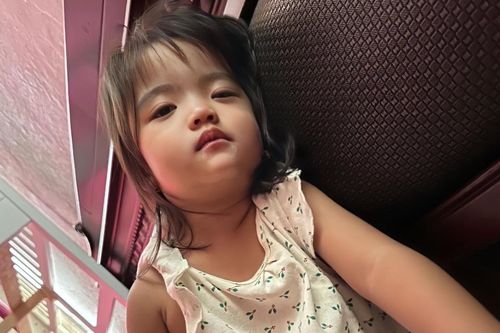 'Cô Hai bún đậu' nhà Mạc Văn Khoa hờn dỗi bố, còn nhỏ tuổi nhưng tính cách như 'bà cụ non'