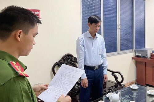 Bắt tạm giam 1 Phó Giám đốc Sở