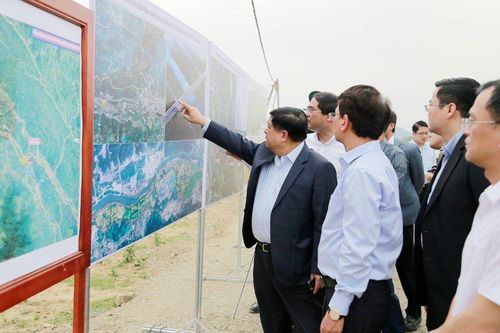 Bộ trưởng KH&ĐT khảo sát dự án, khu vực quy hoạch trọng điểm của Lào Cai