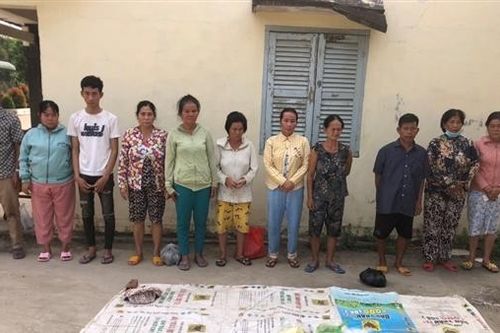 'Quý bà' U70 cầm đầu sòng bạc vùng biên
