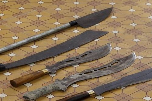 Tạm giữ 6 đối tượng côn đồ ở Vĩnh Long