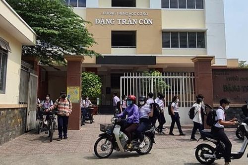 Tạm dừng mô hình trường tiên tiến sau khi bị phụ huynh phản ứng truy thu tiền