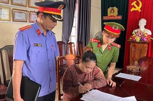 Mạo danh bạn gái ca sĩ Đan Nguyên 'gom' hơn 1 tỷ đồng