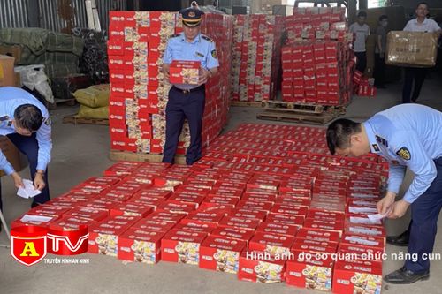 Phát hiện 1300 thùng bánh nội địa Trung Quốc nghi nhập lậu