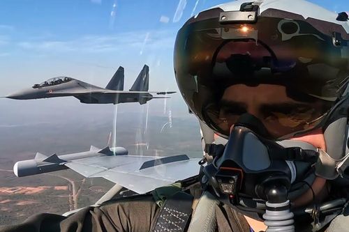 Tướng Không quân Mỹ gây bất ngờ khi có mặt trên tiêm kích Su-30MKI