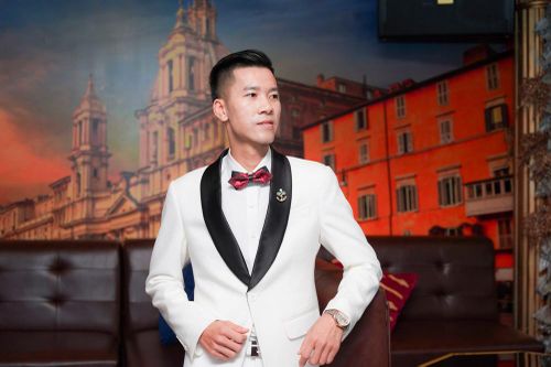 Ca sĩ 'Ngôi sao Bolero' cùng đạo diễn Tạ Huy Cường làm phim ca nhạc lấy cảm hứng về cuộc đời chính mình