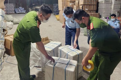 Khởi tố 13 vụ - 21 đối tượng buôn lậu, gian lận thương mại