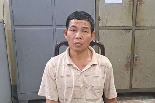 Sát hại hàng xóm vì lôi kéo vợ mình đi ăn chơi, hát hò