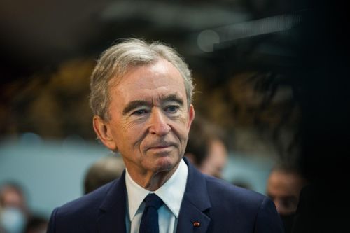 Tài sản của ông trùm đồ hiệu Bernard Arnault vượt 210 tỷ USD
