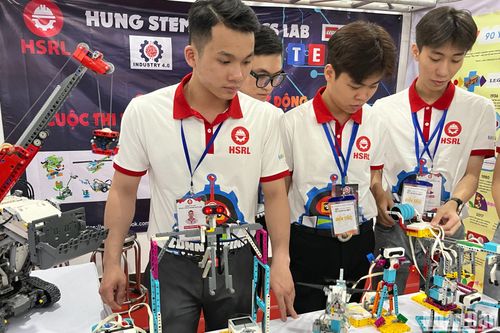 Phát động cuộc thi ROBOTACON WRO 2023 với chủ đề 'Gắn kết toàn cầu'