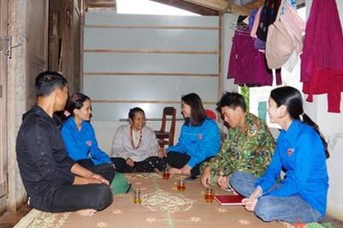 Đồng hành với người dân biên giới