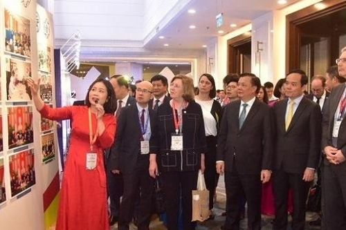 Triển lãm 120 bức ảnh về quan hệ Việt Nam-Pháp