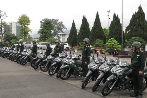 Bàn giao xe máy cho các đồn Biên phòng thuộc BĐBP Lào Cai