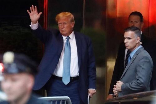 Ông Trump bị thẩm vấn trong vụ kiện gian lận ở New York