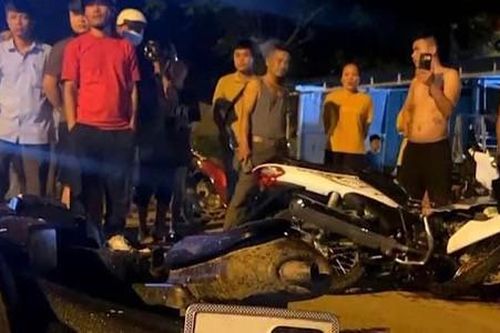 Hai xe máy đối đầu trong đêm, 3 người thương vong tại Quốc lộ 9