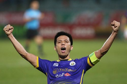 Bàn thắng thứ 100 của Văn Quyết ở V-League
