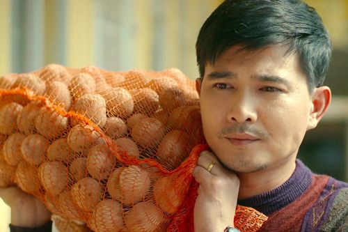 Quang Sự 'bức xúc' với vai Công trong 'Gia đình mình vui bất thình lình'