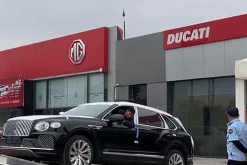 Xe siêu sang Bentley Bentayga EWB xuất hiện tại Việt Nam, giá từ 19 tỷ đồng