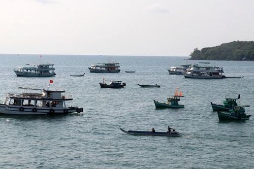 Phú Quốc vắng khách vì giá vé máy bay cao