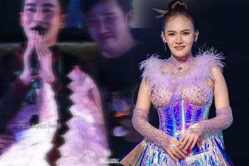 Đồng nghiệp khóc nấc trên sân khấu, hát tiễn đưa nữ ca sĩ qua đời do ngã hồ bơi