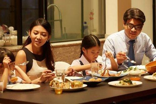 Mới hơn 1 tháng mở quán ăn mà tôi đã muốn đóng cửa vì em chồng