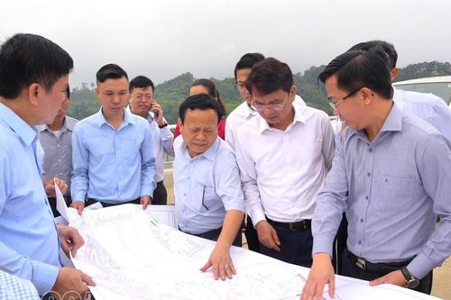Bí thư Tỉnh ủy Đặng Xuân Phong kiểm tra một số công trình, dự án trọng điểm tại huyện Bảo Thắng