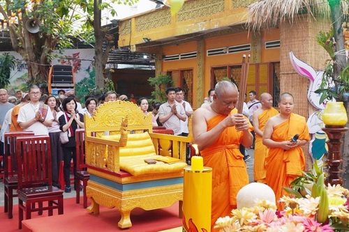 Chùa Candaransi (TP.HCM) đón chư thiên mừng năm mới