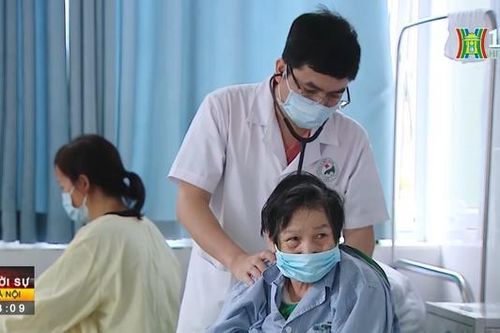 Cần tiêm đủ vaccine COVID-19 cho nhóm nguy cơ cao