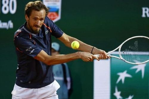 Daniil Medvedev vào tứ kết Monte Carlo Masters