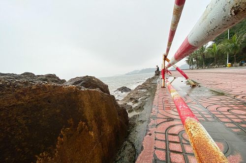Hải Phòng: Kè biển Đồ Sơn hư hỏng, vỡ nát trước mùa mưa bão
