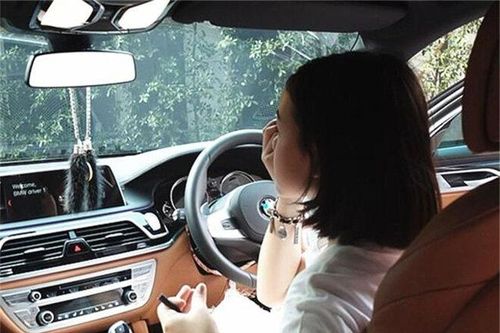 Bé gái 12 tuổi trộm ô tô của bố, chở bạn đi 'hẹn hò' cách nhà hơn 600 km
