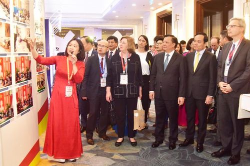 Khai mạc Triển lãm ảnh quan hệ Việt Nam - Pháp