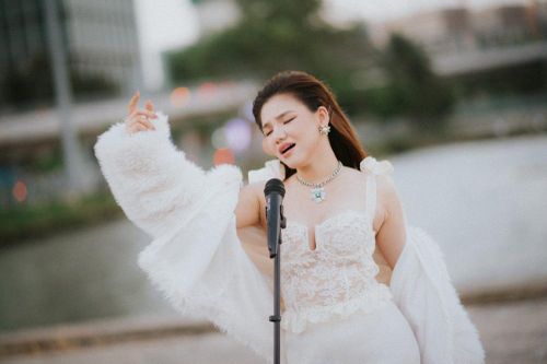 Myra Trần 'chơi lớn' khi có 2 MV được ra mắt cùng ngày