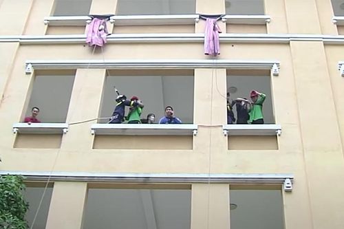 Đưa kỹ năng thoát nạn trong tình huống khẩn nguy vào học đường