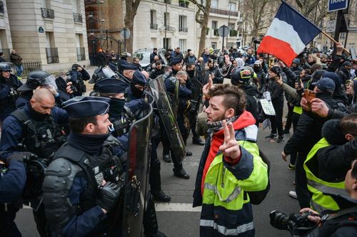 Thắng lợi bất ngờ cho Tổng thống Macron