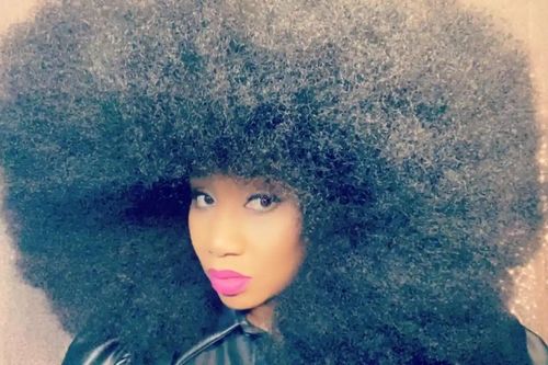 Người phụ nữ có mái tóc afro lớn nhất thế giới