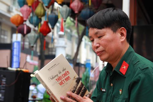 Trang viết được tìm thấy trong mộ tập thể và chuyện về thư thời chiến