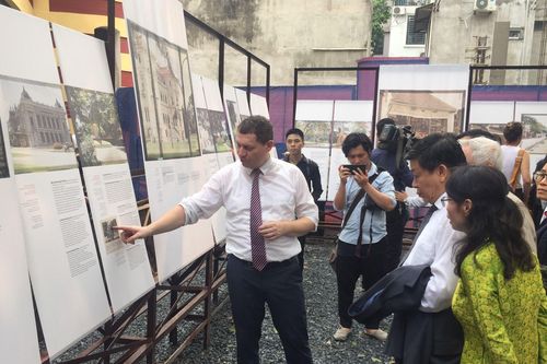 Khai mạc trưng bày ảnh 'Hà Nội-Khởi đầu một đô thị phương Tây ở Đông Nam Á'
