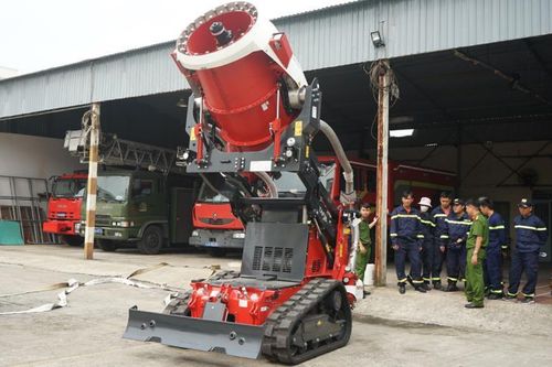 Tập huấn vận hành robot chữa cháy đầu tiên tại Đà Nẵng