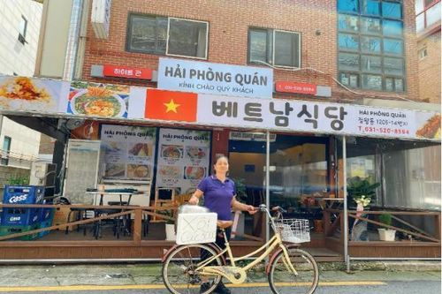 Cô gái bán xôi khúc ở Hàn tiết lộ thu nhập 'khủng'
