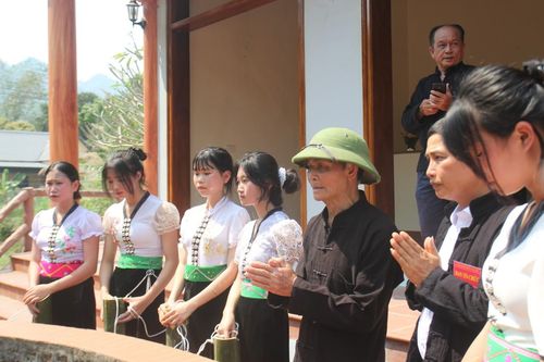 Độc đáo lễ hội Áp Hô Chiêng
